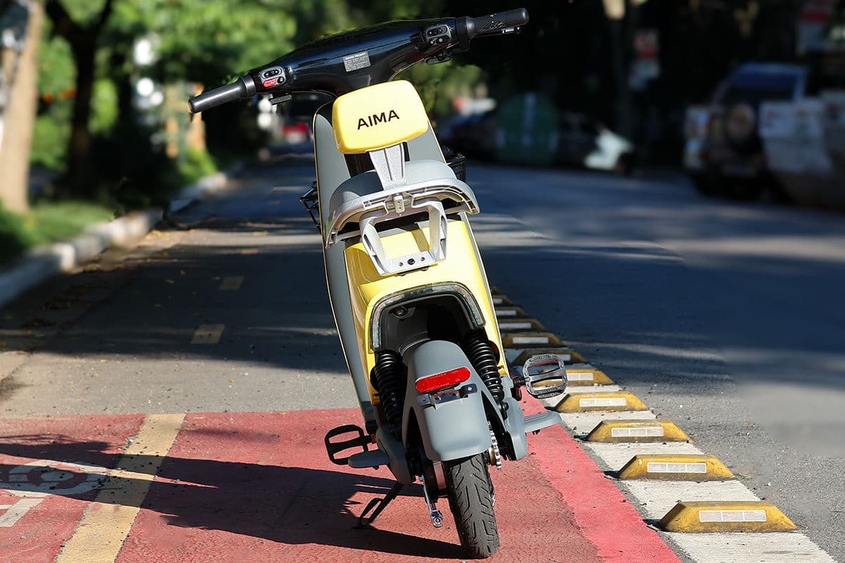 Scooter E390 - Vista Traseira