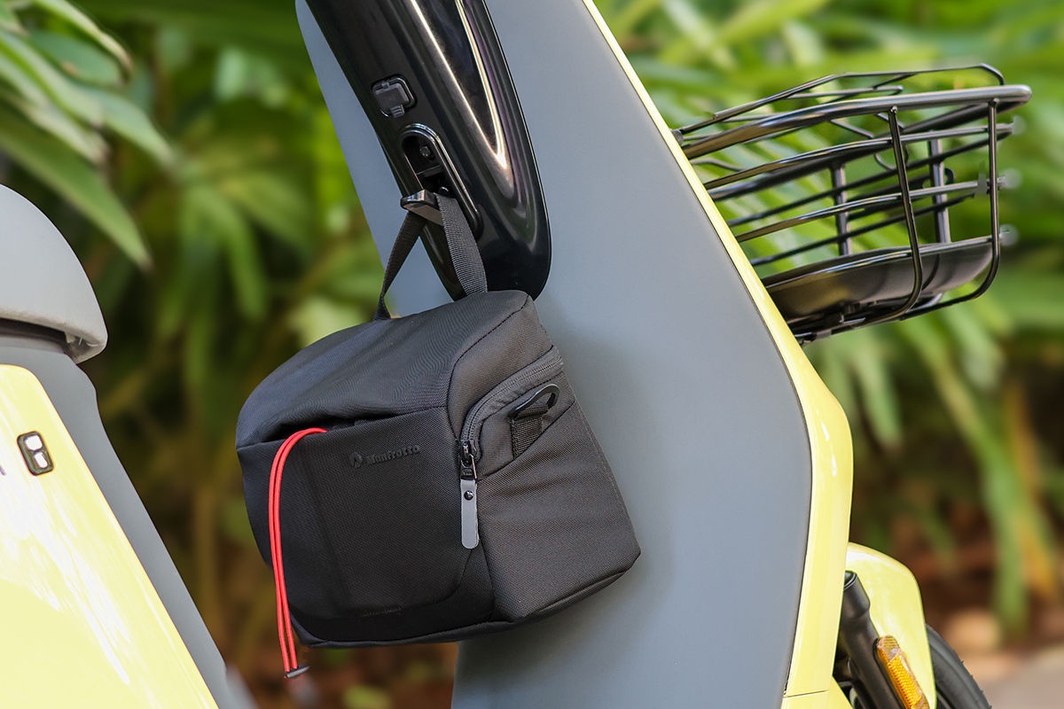 Gancho para bolsa na scooter elétrica HappyMobi